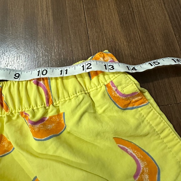 Patagonia Women Barely Baggies Shorts 2.5 Melon Cantaloupe Yellow size small - Picture 6 of 9